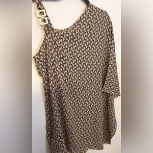 NWT Emery Rose tan black batwing blouse small
